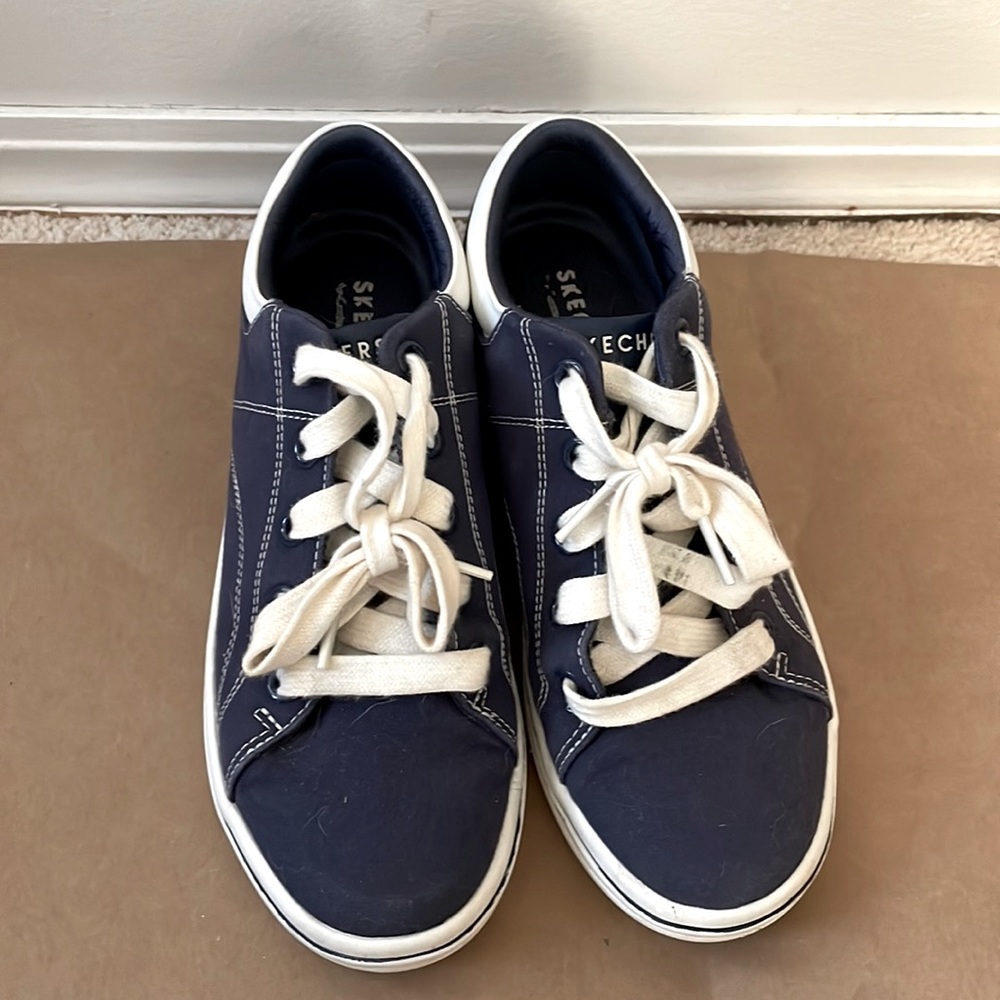 Sketcher Navy Tennis Shoes